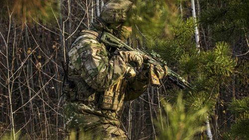 BREAKING: Serviciile secrete americane susțin că Rusia ar pregăti o operațiune sub acoperire în estul Ucrainei pentru a justifica invadarea țării / Agenți ruși purtând însemne ucrainene ar urma să efectueze acte de sabotaj asupra trupelor pro-ruse