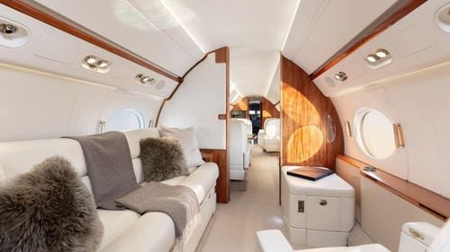 FOTO BoardingPass: Klaus Iohannis a plecat la summitul NATO cu un avion privat de tip Gulfstream G550 operat de Global Jet Luxemburg