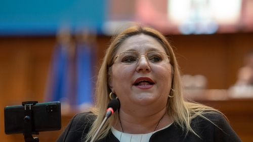 Verificări ale Poliției după ce Diana Șoșoacă a filmat în cabina de votare și a postat clipul în online