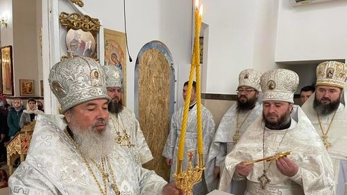 Scandal în Republica Moldova cu aducerea Luminii Sfinte / Episcopul Marchel, subordonat Moscovei, se plânge că a încercat de două ori să plece la Ierusalim şi nu a reuşit
