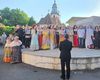 Artiștii Operei din Brașov și-au lipit buzele cu plasturi la ultimul spectacol al stagiunii / Cer demisia managerului