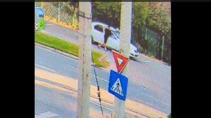 VIDEO Anchetatorii au obținut imagini de pe camere de supraveghere care surprind momentul când minorul de 17 ani urcă la volanul mașinii cu care a produs accidentul de lângă Parcul Pantelimon (surse)
