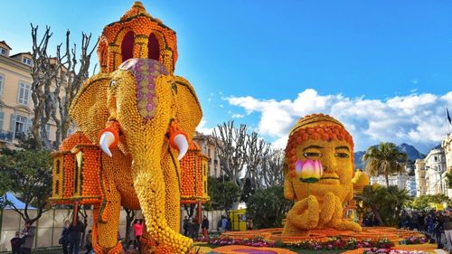 Francezii celebrează citricele printr-un festival organizat pe Coasta de Azur
