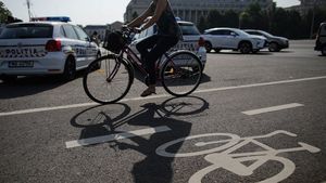 Bucureștenii pot să-și spună opinia despre Master planul pentru dezvoltarea pistelor de biciclete în Capitală / Chestionar publicat de primărie
