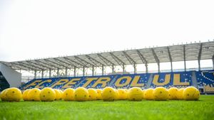 După ce a apărut informația că un oficial al FC Petrolul a încercat să dea mită 5000 de euro, conducerea Clubului a transmis că „nu deține calitate procesuală în nicio cauză penală”