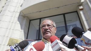 Instanța a respins cererea de reabilitare a lui Sorin Roșca Stănescu deoarece nu a achitat cheltuielile de judecată de 4000 de euro / Jurnalistul susține că nu-i rămân bani din pensie și a plătit doar 120 de euro