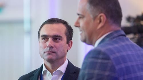 Primarul Brașovului pierde procesul cu unul dintre viceprimari / Curtea de Apel a decis ca viceprimarul Rusu să își păstreze biroul de la primărie și să nu mai fie mutat la cimitir