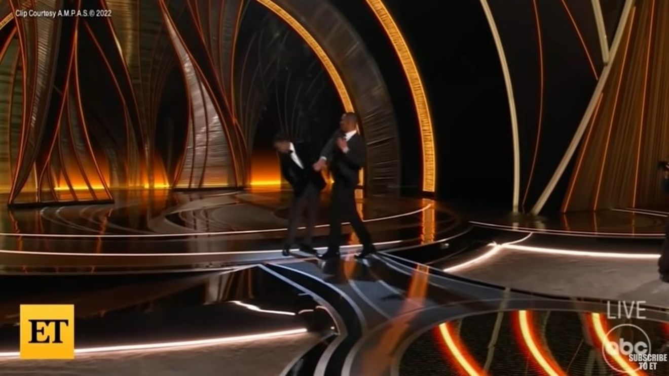 VIDEO Will Smith i-a cerut scuze lui Chris Rock pentru că l-a pălmuit la premiile Oscar: Am întrecut măsura şi am greşit. Sunt jenat şi acţiunile mele nu sunt un etalon al bărbatului care doresc să fiu