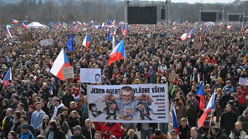 Peste 150.000 de persoane au protestat la Praga împotriva guvernului condus de populistul Andrej Babis: "Ne opunem să fim duşi în direcţia Slovaciei şi Ungariei"