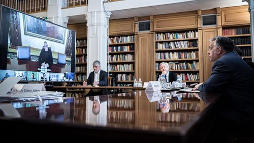 Planul de acțiune economică în cinci puncte al Ungariei / Viktor Orban: Ne asumăm plata unei părți din salariu și vom plăti a 13-a pensie eșalonat în următorii patru ani