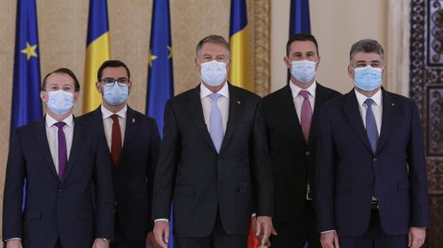 VIDEO Guvernul Ciucă a depus jurământul: Gabriela Firea și-a făcut cruce de trei ori, Cătălin Predoiu a jurat privind spre Klaus Iohannis/ Președintele: Criza politică s-a terminat, celelalte nu