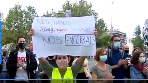 VIDEO Mii de spanioli protestează împotriva noilor restricții anti-COVID, care vor intra în vigoare luni, deși Madrid este capitala europeană cu cea mai mare incidență de coronavirus