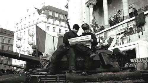 „Le datorăm eroilor de la Timișoara libertatea și mai ales demnitatea ca popor”, afirmă istoricul Cosmin Popa / Abia după 35 de ani, Comunismul și Revoluția devin materii care se vor studia în școlile din România