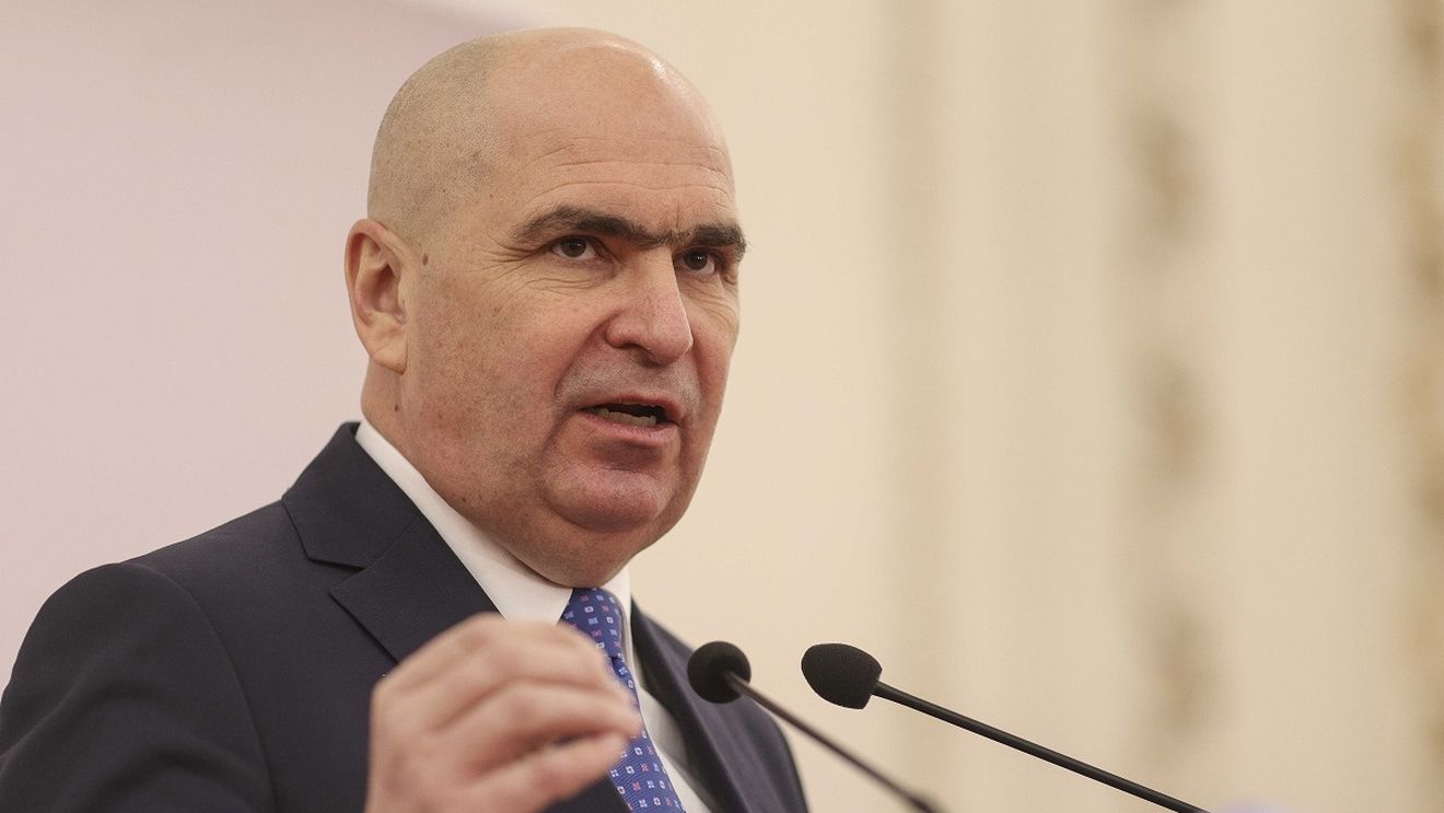 Oficial: Ilie Bolojan a plecat la Paris cu o cursă de linie pentru întâlnirea cu președintele Macron