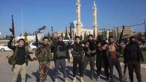 Rusia își îndeamnă cetățenii să părăsească Siria, în plin avans al forțelor rebele