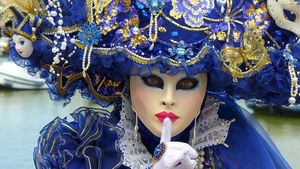 Teatrul din Târgu Jiu participă la Carnavalul de la Veneția / Va prezenta spectacolul „Nemaipomeniții”, regizat de italianul Michele Modesto Casarin, original chiar din Veneția