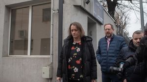 Frații Tate, vizitați în arest de consulul britanic la București și de șeful departamentului economic al ambasadei