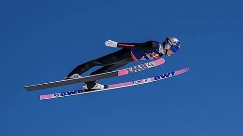 Începe Cupa Mondială de sărituri cu schiurile - Program complet și cine transmite la tv