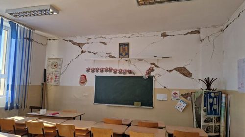 Șase școli din Gorj sunt închise de luni, din cauza cutremurelor / Elevii au fost relocați / Două școli vor fi demolate