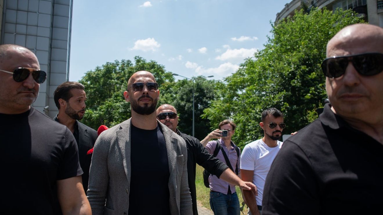 Spotify retrage un podcast al lui Andrew Tate după mai multe reclamații ale utilizatorilor