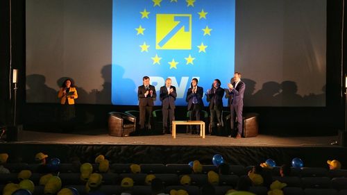 PNL a trimis reprezentanți în locul UDMR în ”2-3%” din cele peste 19.000 secții de vot