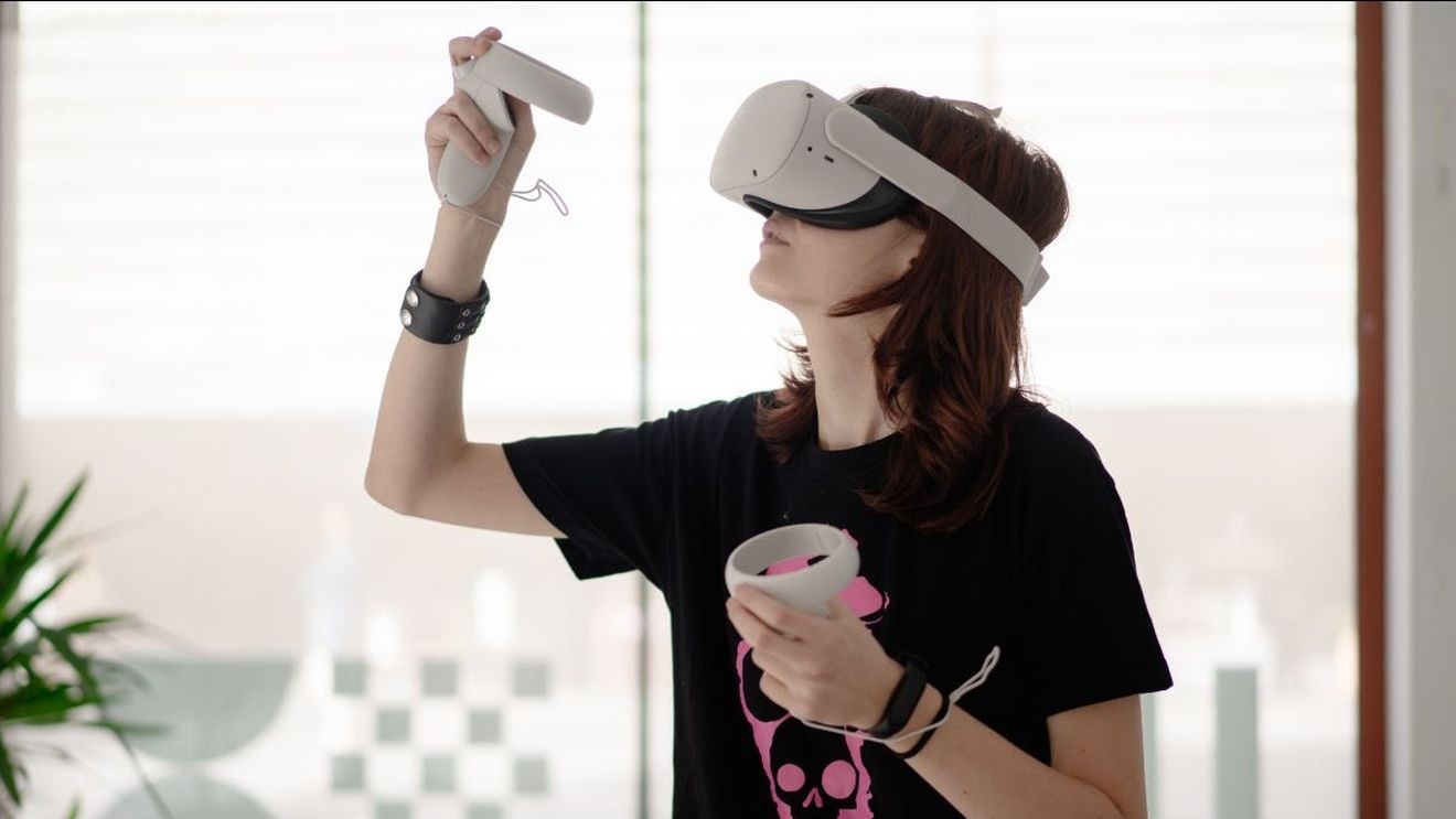 Sony întrerupe producţia căştilor de realitate virtuală PSVR2 din cauza cererii mici