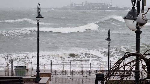 Cod galben de vânt puternic în zone din judeţele Constanţa, Tulcea și Caraș Severin / În zona de litoral e vor semnala intensificări ale vântului cu viteze la rafală de 50-70 km/h