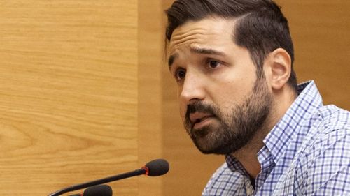 În ziua recordului negru de infectări, un lider ALDE vrea să scoată bucureștenii la restaurante cu vouchere de 50 de lei din bugetul Primăriei