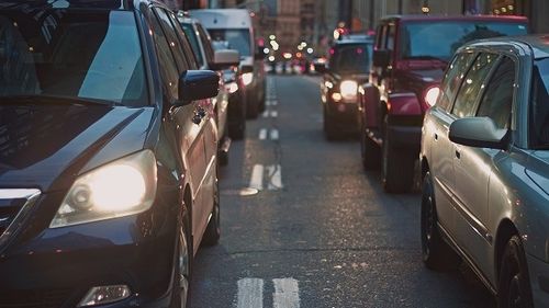 Bărbat înjunghiat în Neamț, în urma unei şicanări în trafic / Victima a fost transportată la spital cu plagă înjunghiată cu eviscerare