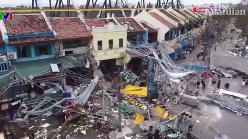 Cel puţin 9 decese, 5 persoane dispărute în urma inundaţiilor din centrul Vietnamului / Ploile torenţiale vor continua în următoarele două zile