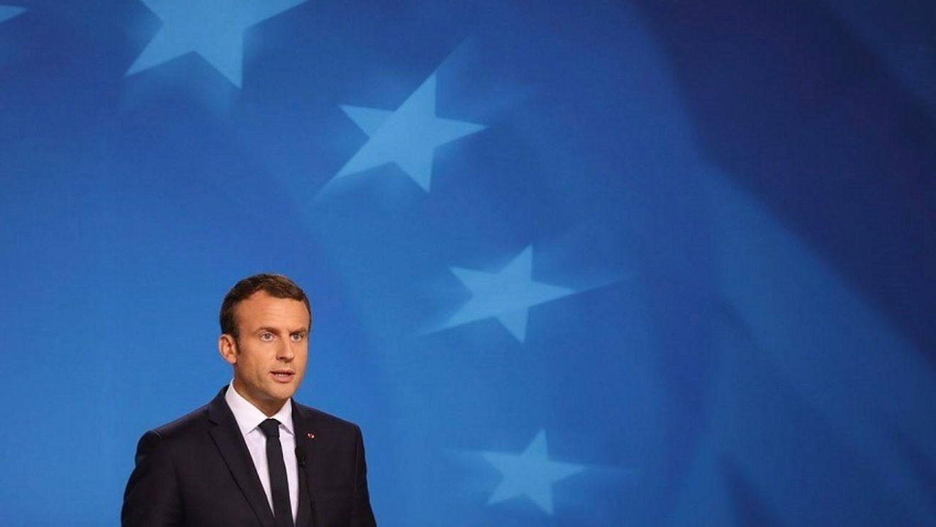 AFP: Emmanuel Macron a schimbat guvernul pentru o nouă direcţie politică