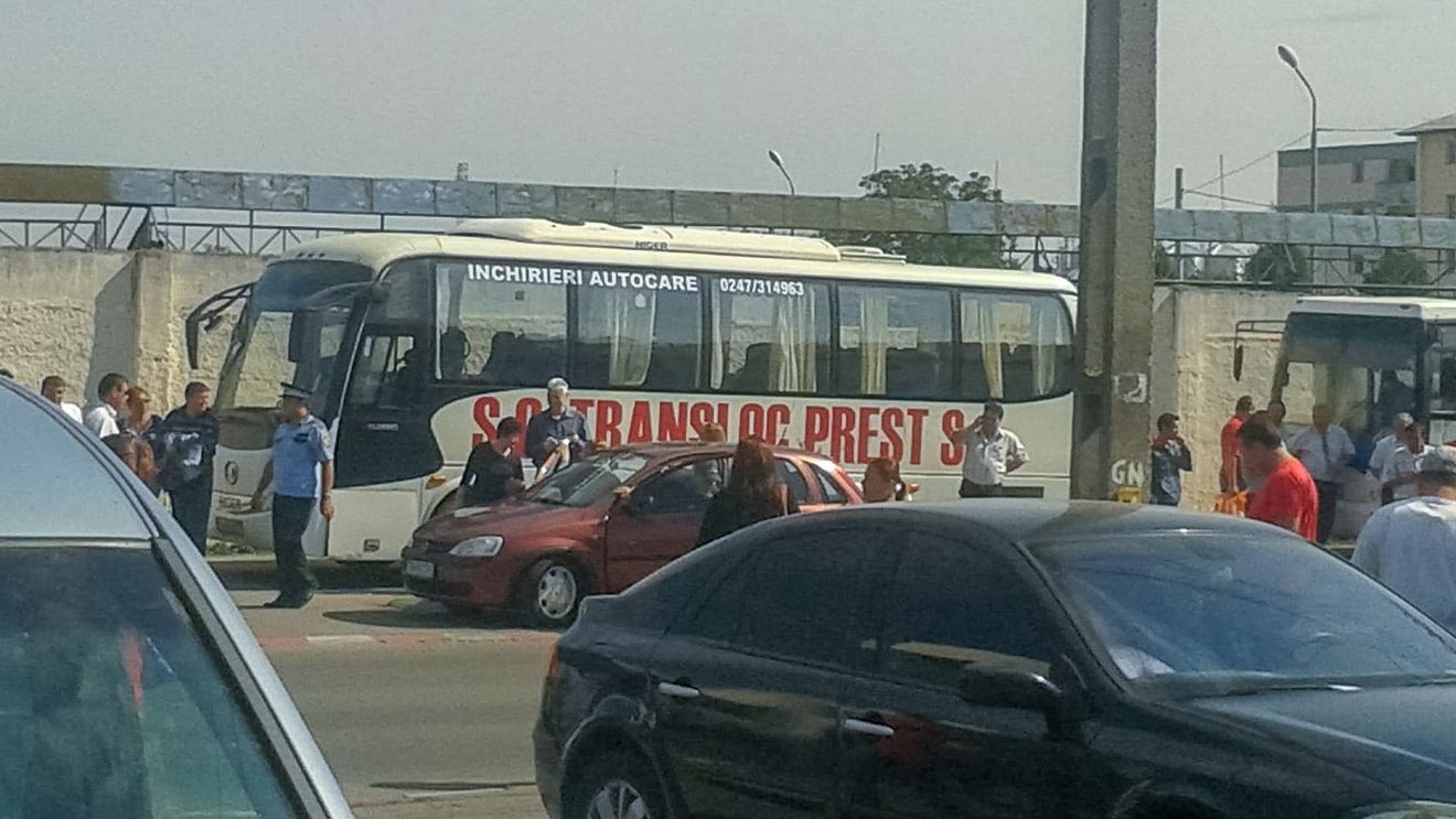 Orașul Alexandria vrea autobuze electrice din fonduri europene, dar transportatorul local, folosit de PSD la mitinguri, are datorii la stat