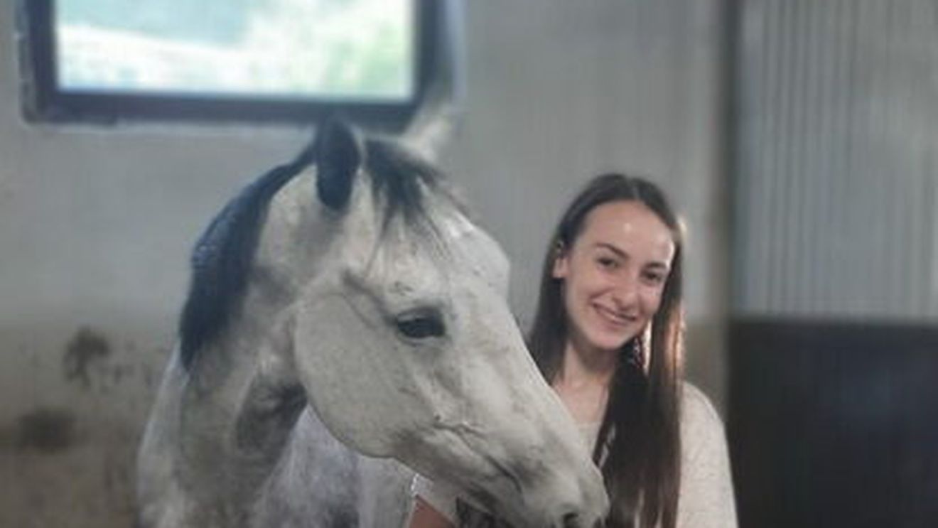 O studentă din Cluj încearcă să răscumpere un cal care a fost vândut în județul Bihor. Își pune la bătaie bursa de la facultate