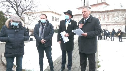VIDEO Premierul Ciucă, la comemorarea a 88 de ani de la moartea lui I. Gh. Duca: Astăzi, noi, liberalii, suntem o forţă politică vie, activă şi capabilă să ducă mai departe România alături de aliaţii şi partenerii săi occidentali