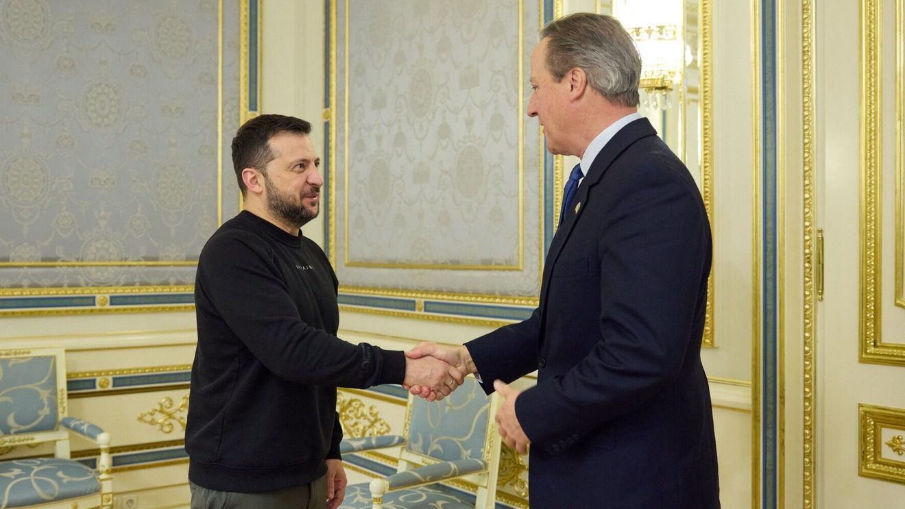 VIDEO David Cameron, proaspăt numit ministru de Externe, în vizită la Kiev: „Vom continua să vă oferim sprijinul moral, diplomatic, economic, dar mai presus de toate militar”