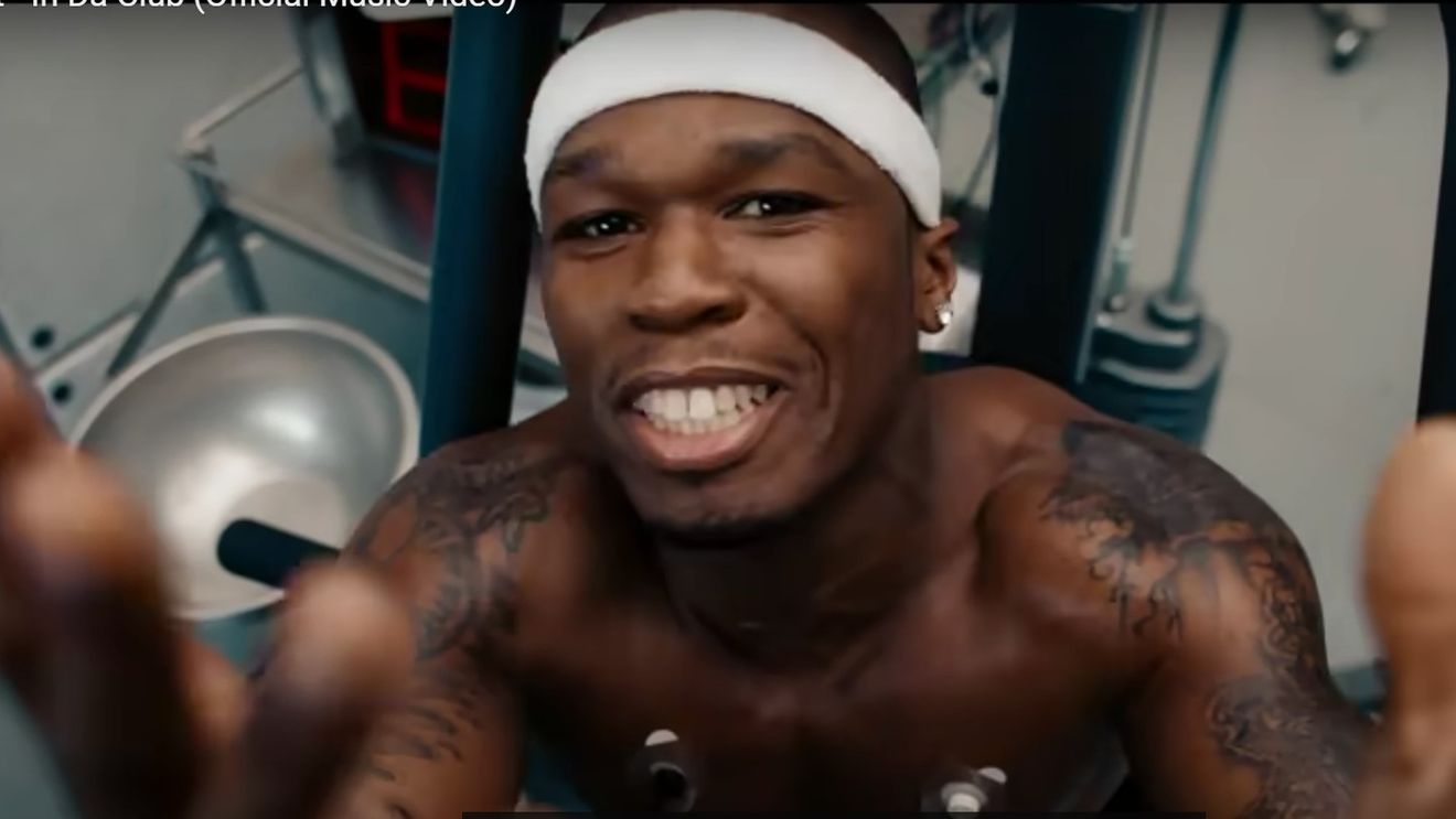 50 Cent vine în România: Rapperul a cerut să primească în camera de hotel crispy strips, cheesburgeri şi tacâmuri de argint / Alte cerințe ale legendei hip-hop