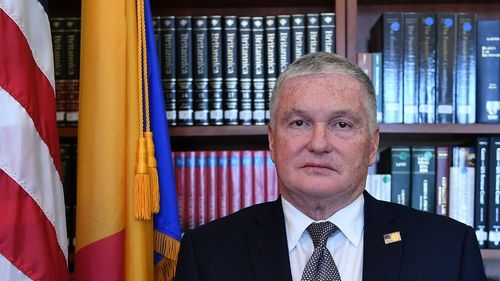 Fost ambasador SUA în România, mesaj despre „candidatul extremist”: Repetă punctele din manualul lui Putin pentru a transforma România într-un stat autoritar precum Rusia, un nou Belarus. Nu vă îndoiţi! România poate şi trebuie salvată de la prăpastie!