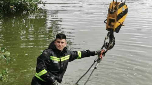 VIDEO Drama oamenilor din Roșia Montană, în fața pericolului ca barajul Tău Mare să cedeze după ce s-a fisurat