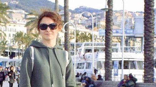 Italia: O rusoaică, mamă a două fetițe, era hacker pe timpul nopții. A strâns peste 600 de mii de euro în doi ani prin furtul unor identități și prin ”phishing”