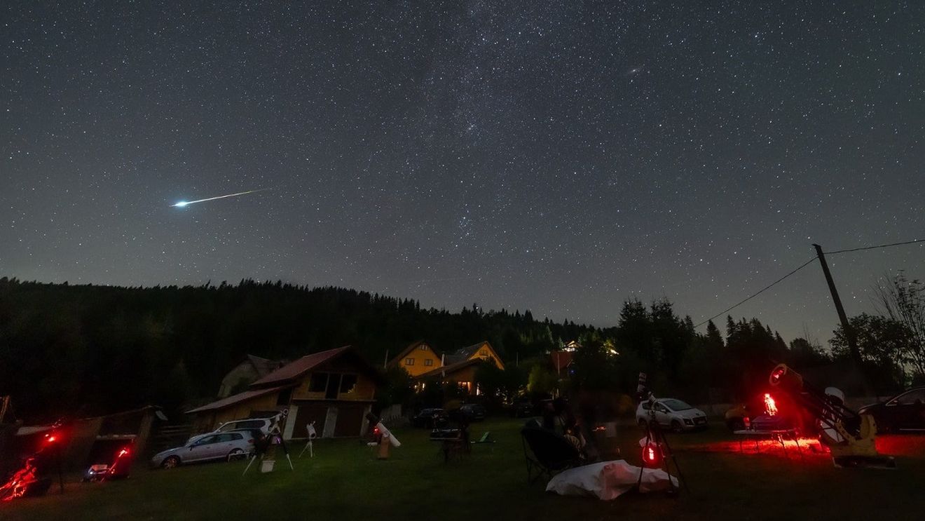 Geminide: Cea mai spectaculoasă ploaie de stele a anului, vizibilă și din România, începând de luni spre marți noapte. Vor putea fi observați între 100 și 200 de meteori pe oră