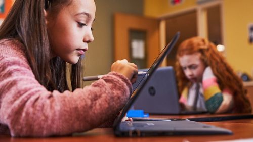 Cum contribuie Microsoft România la digitalizarea sistemului de învățământ: parteneriate cu două mari universități din Cluj și Iași (P)