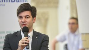 Libertatea: Cum a ajuns un politician liberal fără experiență și fără studii culturale  directorul Muzeului Național Cotroceni din subordinea Administrației Prezidențiale / Bun pentru orice funcție, absolvent de Colegiu Național de Apărare, Liviu Jicman este azi șeful ICR