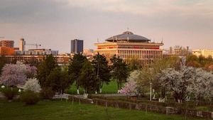 Mii de bucureșteni cer redeschiderea parcului Universității Politehnica București închis la începutul pandemiei. Rectorul: Consiliul de Administrație nu este de acord din cauza furturilor și distrugerilor