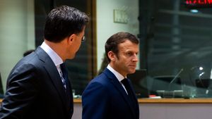 Macron anunță în premieră că Franța nu va răspunde cu arme nucleare dacă Rusia le va folosi împotriva Ucrainei