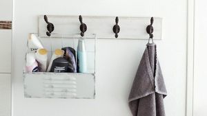 Șase șampoane ale unor producători cunoscuți conțin ingrediente care pot dăuna sistemului reproducător, sănătății fătului și pot provoca sensibilizarea pielii. InfoCons, sistemul european de alertă, a emis mai multe alerte