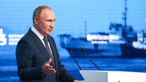 Putin amenință că va "îngheța" Occidentul prin oprirea totală a livrărilor de gaze și petrol dacă se impun plafoane de preț / Liderul de la Kremlin sugerează deschiderea gazoductului Nord Stream 2