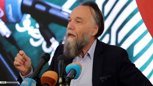 Ideologul rus Alexandr Dughin, care se laudă reciproc cu Călin Georgescu și spune că ”România va fi Rusia”, amenință cu arma nucleară: ”Omenirea trebuie să se aștepte la încercări monstruoase / Ceea ce se întâmplă azi va părea un joc de copii” 