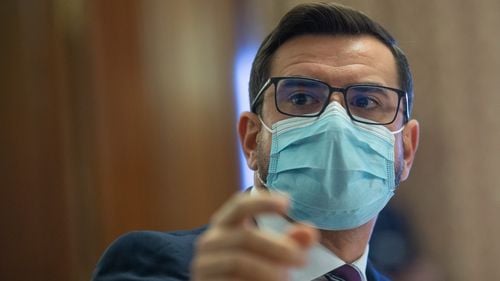 Pressone: Adrian Chesnoiu, noul ministru al Agriculturii, a fost ofițer în serviciul secret “Doi ș’un sfert” al Ministerului de Interne