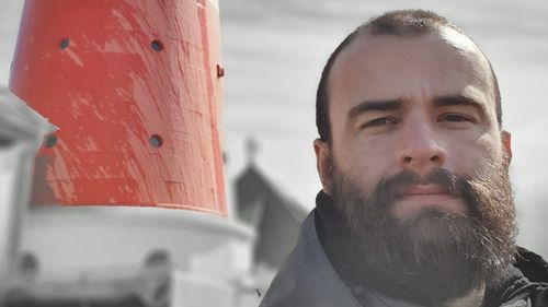 Martin, polițistul din Munchen care a stârnit valuri de simpatie în rândul alegătorilor: Am izbucnit în plâns la final pentru că le promisesem compatrioților mei că vor ajunge să voteze și o vor face toți