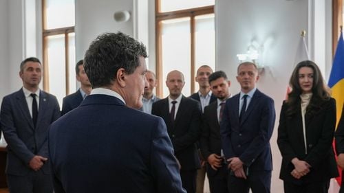 Nicuşor Dan a discutat cu angajaţii români ai FRONTEX de la Varşovia: Peste 400 de români protejează zilnic frontierele UE, 130 în Polonia